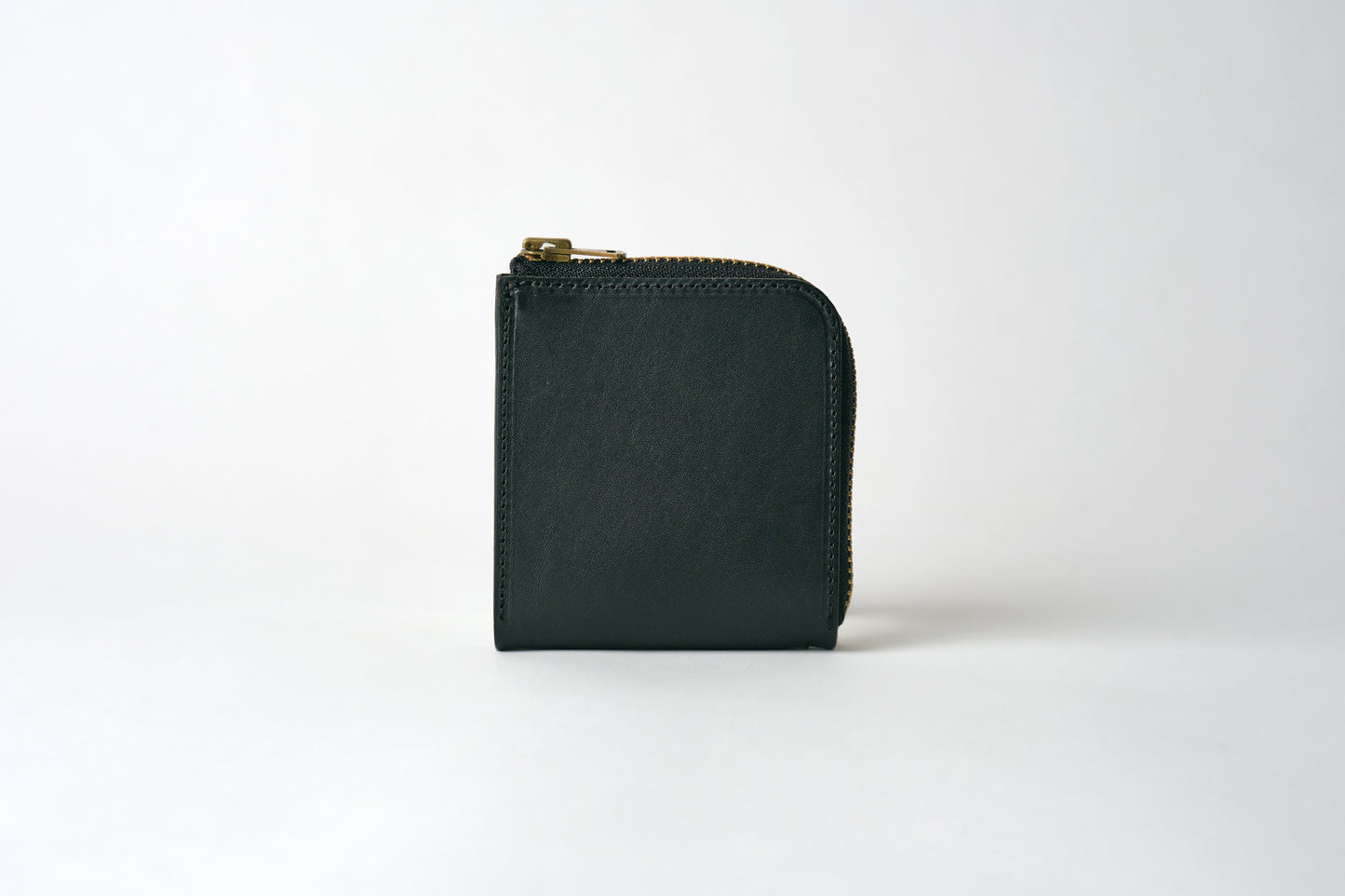 L-shaped zipper wallet