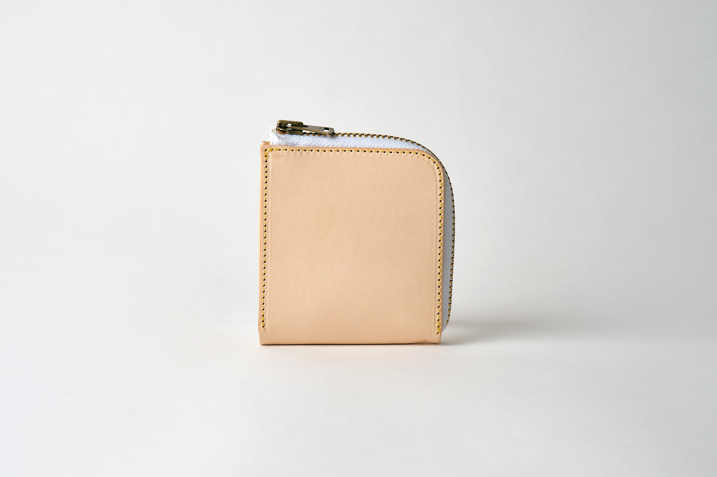L-shaped zipper wallet