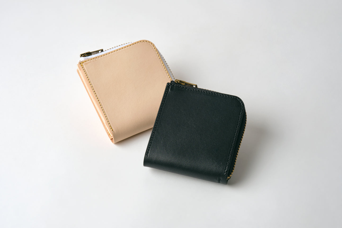 L-shaped zipper wallet